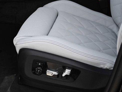 New 2026 BMW X5 xDrive50e w/ Executive Package image 23