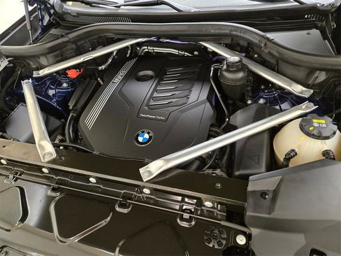 Used 2022 BMW X5 xDrive40i w/ M Sport Package image 29