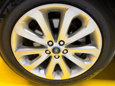 Used 2014 Land Rover Range Rover HSE image 8