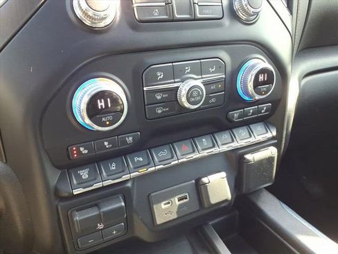 Used 2021 GMC Sierra 2500 AT4 w/ AT4 Premium Plus Package image 34