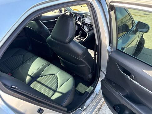 Used 2022 Toyota Camry SE FWD image 12