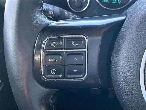 Used 2017 Jeep Wrangler Unlimited Sahara AWD/4WD image 11