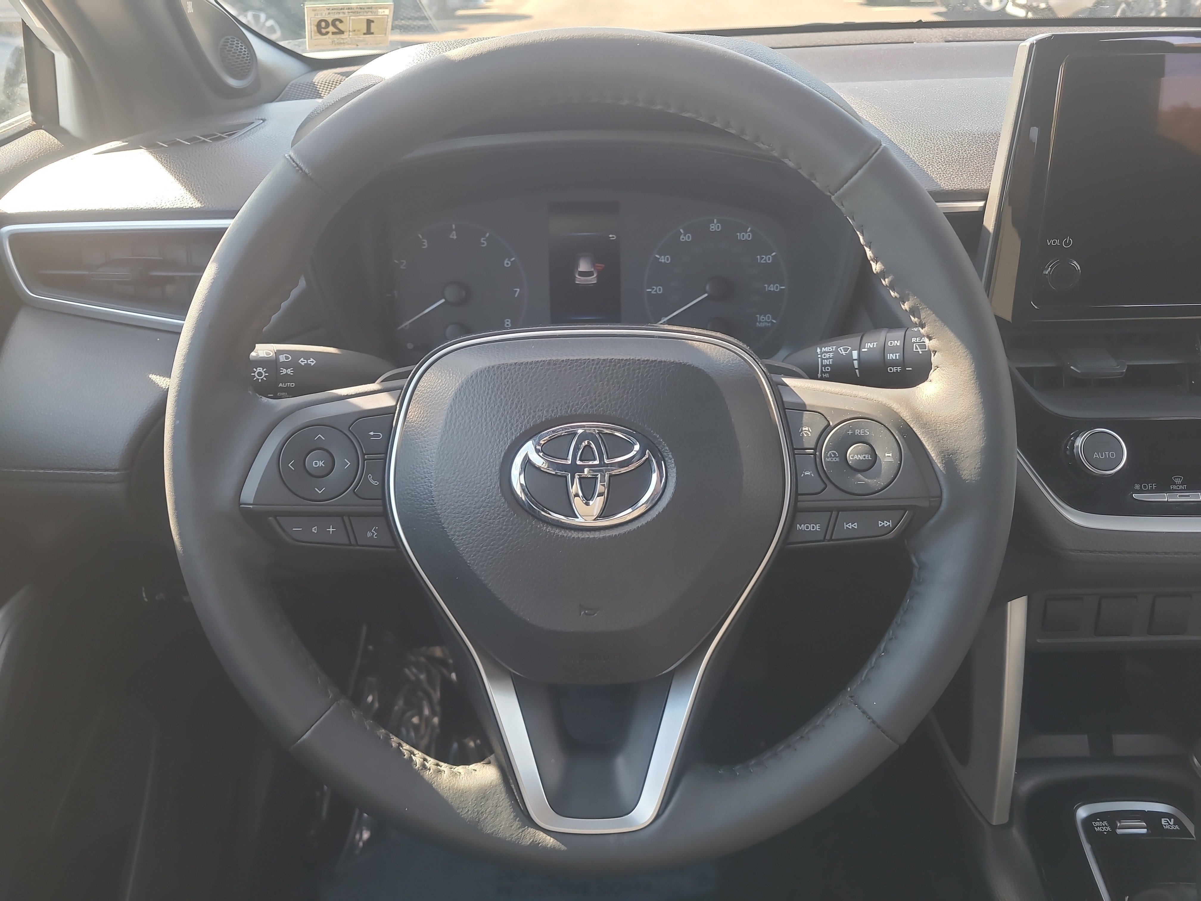 Certified 2024 Toyota Corolla Cross AWD Hybrid w/ Moonroof Package image 22