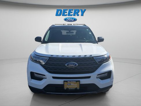 Certified 2024 Ford Explorer XLT w/ Equipment Group 202A AWD/4WD image 10