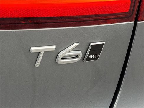 Used 2017 Volvo V90 T6 Cross Country image 13