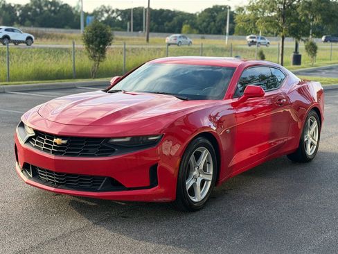 Used 2019 Chevrolet Camaro LT RWD image 4