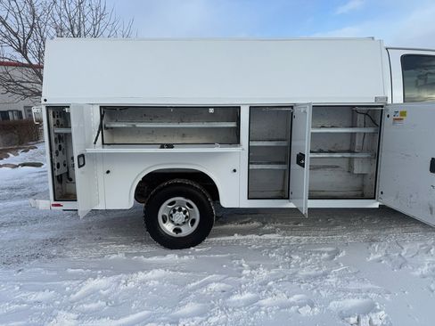 Used 2016 Chevrolet Express 3500 image 14