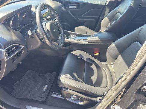 Used 2020 Jaguar F-PACE Premium image 9