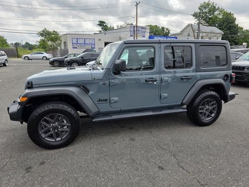 Used 2026 Jeep Wrangler Unlimited Sport AWD/4WD image 2