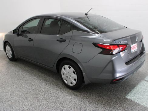Used 2020 Nissan Versa S FWD image 9