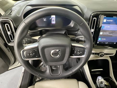 Used 2023 Volvo XC40 B4 Plus w/ Driver Assist Package FWD image 11