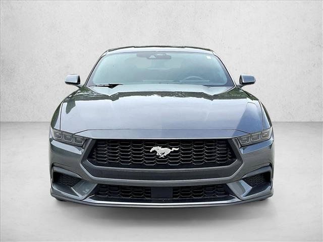 Used 2025 Ford Mustang Coupe RWD image 3