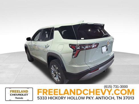 Used 2026 Chevrolet Equinox LT FWD image 4