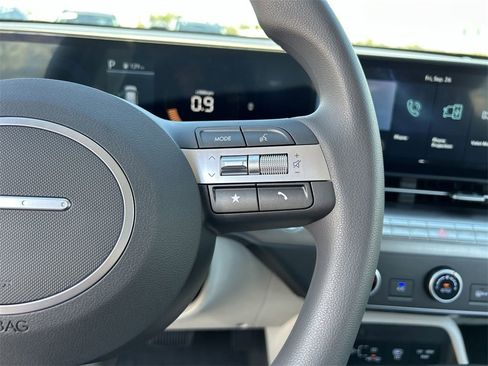 New 2026 Hyundai Kona SE image 25