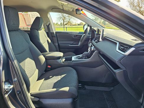 Used 2025 Toyota RAV4 LE image 10