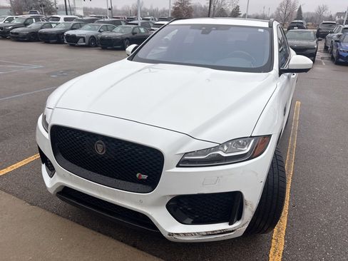 Used 2019 Jaguar F-PACE S image 1
