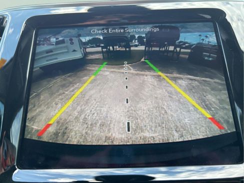 Certified 2019 Jeep Cherokee Limited w/ Technology Group FWD image 30