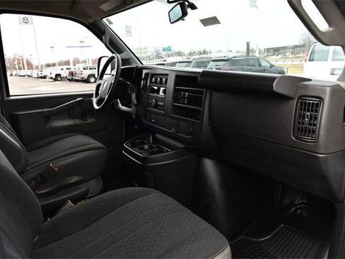 Used 2024 GMC Savana 2500 w/ Driver Convenience Package image 8