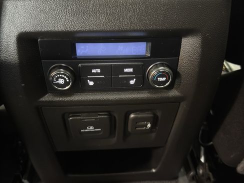 Used 2019 Chevrolet Traverse Premier image 13