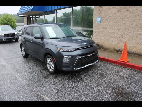 Used 2022 Kia Soul LX w/ Technology Package FWD image 1