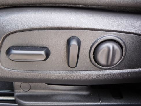 Used 2024 Chevrolet TrailBlazer RS w/ Convenience Package image 11