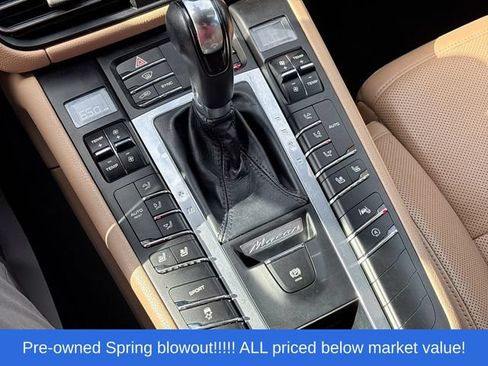 Used 2019 Porsche Macan AWD/4WD image 26