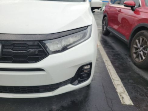 Used 2025 Honda Odyssey Elite image 6