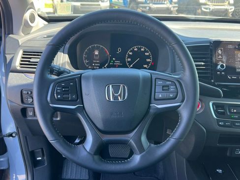 Used 2025 Honda Ridgeline Sport image 37