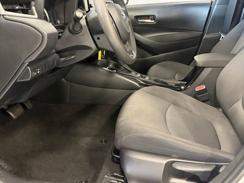 Used 2020 Toyota Corolla LE image 9