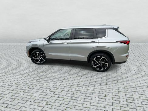 Used 2024 Mitsubishi Outlander SE AWD/4WD image 6