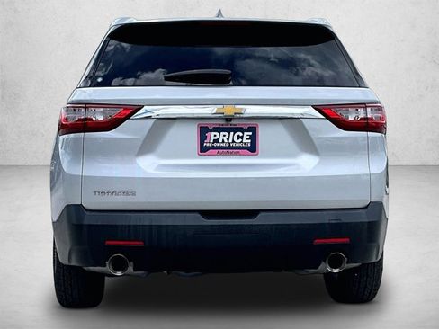 Used 2021 Chevrolet Traverse LS image 4