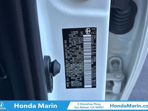 Used 2014 Toyota Corolla LE image 35