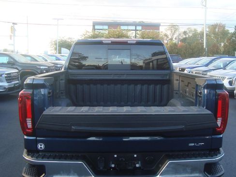 Used 2022 GMC Sierra 1500 SLT w/ SLT Convenience Package image 8