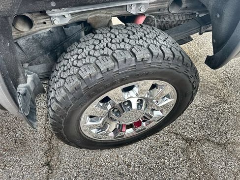 Used 2019 GMC Sierra 2500 Denali w/ Duramax Plus Package AWD/4WD image 7