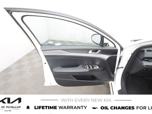 New 2026 Kia K5 LXS image 9