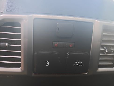 Used 2019 Ford F150 Platinum w/ Equipment Group 701A Luxury image 34