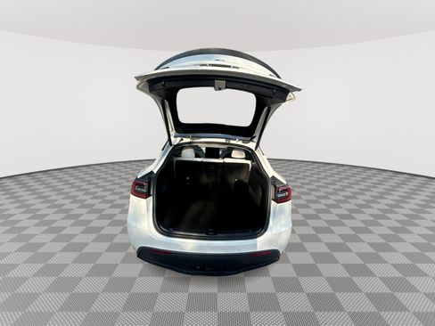 Used 2022 Tesla Model Y Performance AWD/4WD image 21