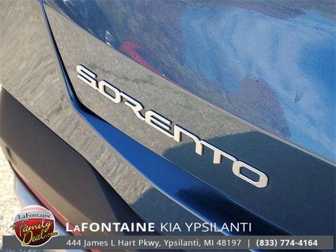 Certified 2025 Kia Sorento SX Prestige image 9