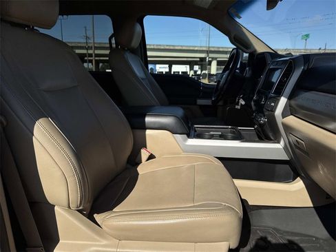 Used 2017 Ford F250 Lariat w/ Chrome Package image 27