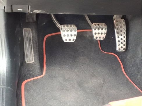 Used 2022 Dodge Challenger R/T w/ Plus Package image 19