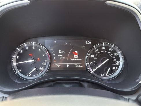 Used 2021 Toyota Highlander XLE image 12