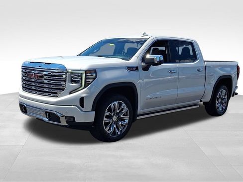 Used 2023 GMC Sierra 1500 Denali w/ Denali Reserve Package AWD/4WD image 3