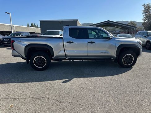 Used 2026 Toyota Tacoma TRD Off-Road w/ TRD Off Road Premium Package AWD/4WD image 4