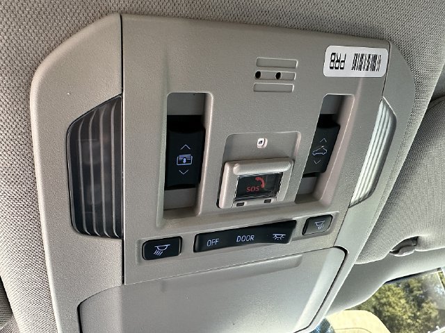 Used 2021 Toyota Highlander Platinum FWD image 35