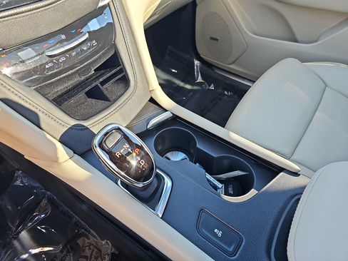 Used 2018 Cadillac XT5 Luxury w/ Driver Awareness Package image 25