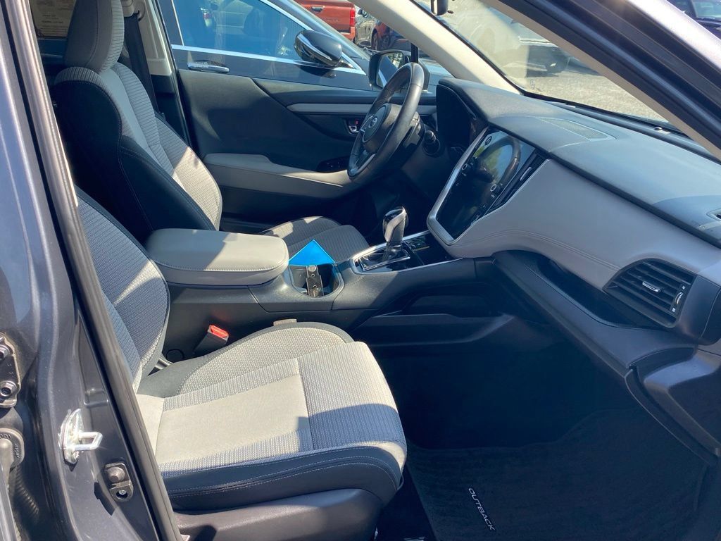 Used 2023 Subaru Outback Premium AWD/4WD image 17