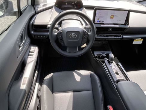 Used 2026 Toyota Prius FWD image 13