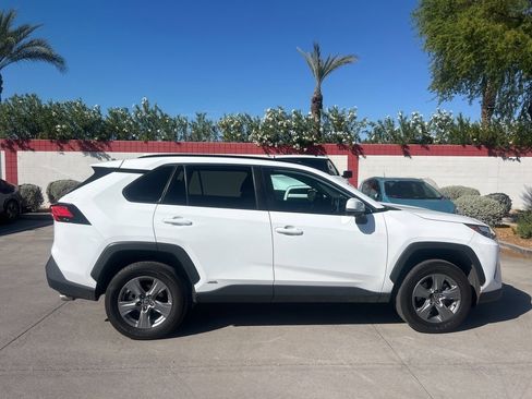 Used 2025 Toyota RAV4 XLE image 3