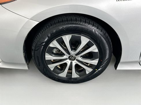 Used 2020 Toyota Prius Prime XLE image 11