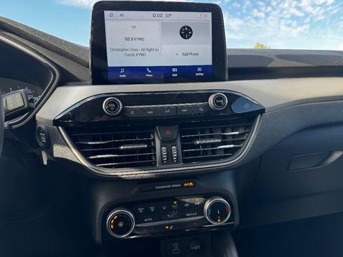 Used 2022 Ford Escape SE w/ Cold Weather Package image 20